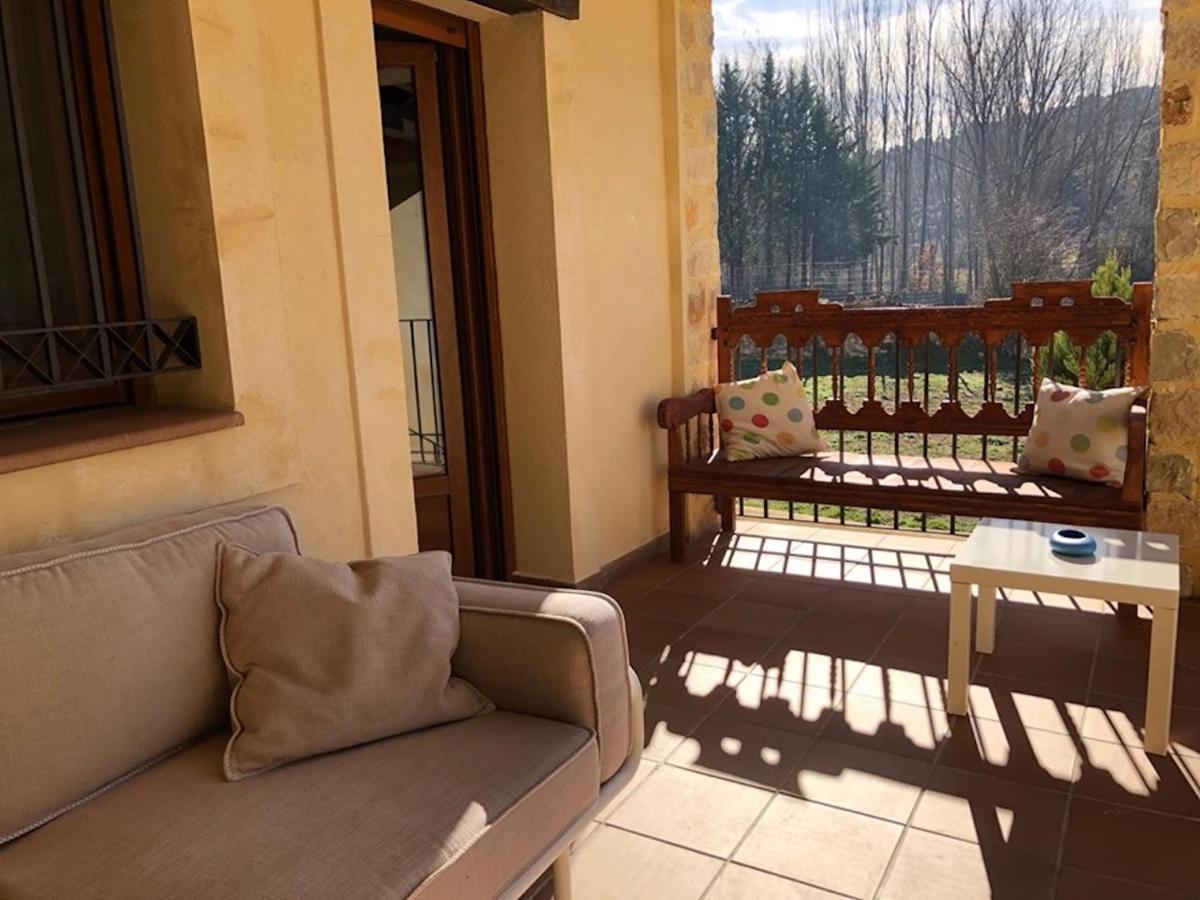 Casa Rural Laguna De Uña エクステリア 写真