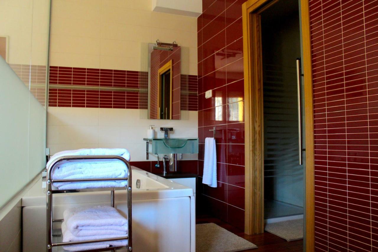 Casa Rural Laguna De Uña エクステリア 写真