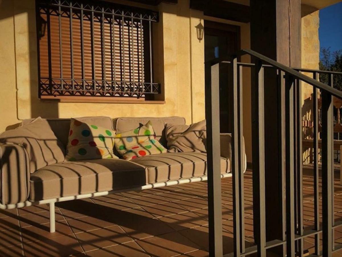 Casa Rural Laguna De Uña エクステリア 写真